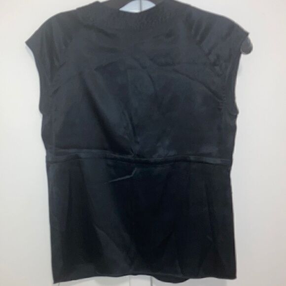 Express Design Studio Silk Blouse With Cap Sleeve & V-Neck. Size XS. - Picture 2 of 7